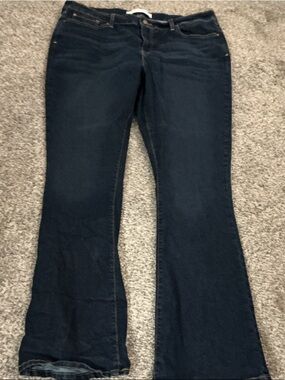 Levi's signature size 20L. L/34 W35 Dark Wash Women's Flare Jeans -